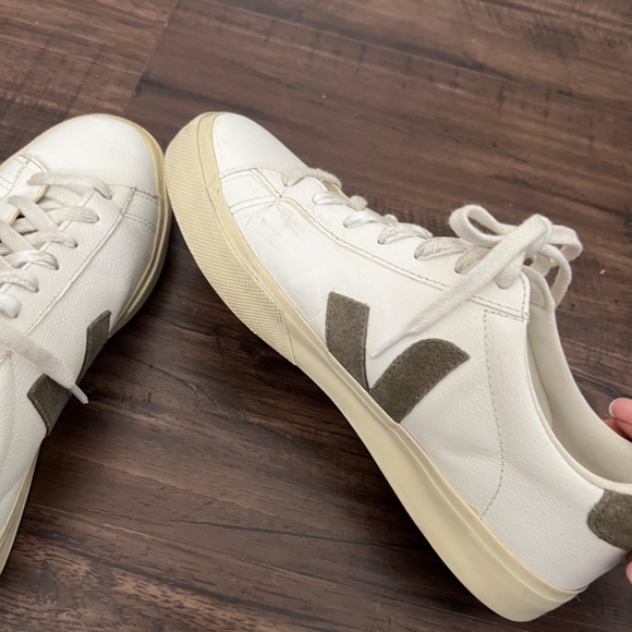 Veja Campo Sneaker size 10 - Picture 10 of 14